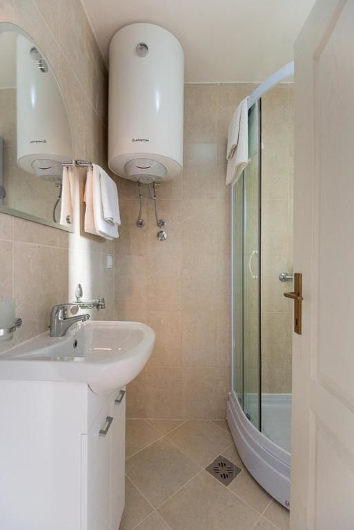 Апартаменты Apartments Kotor Sunrise Котор